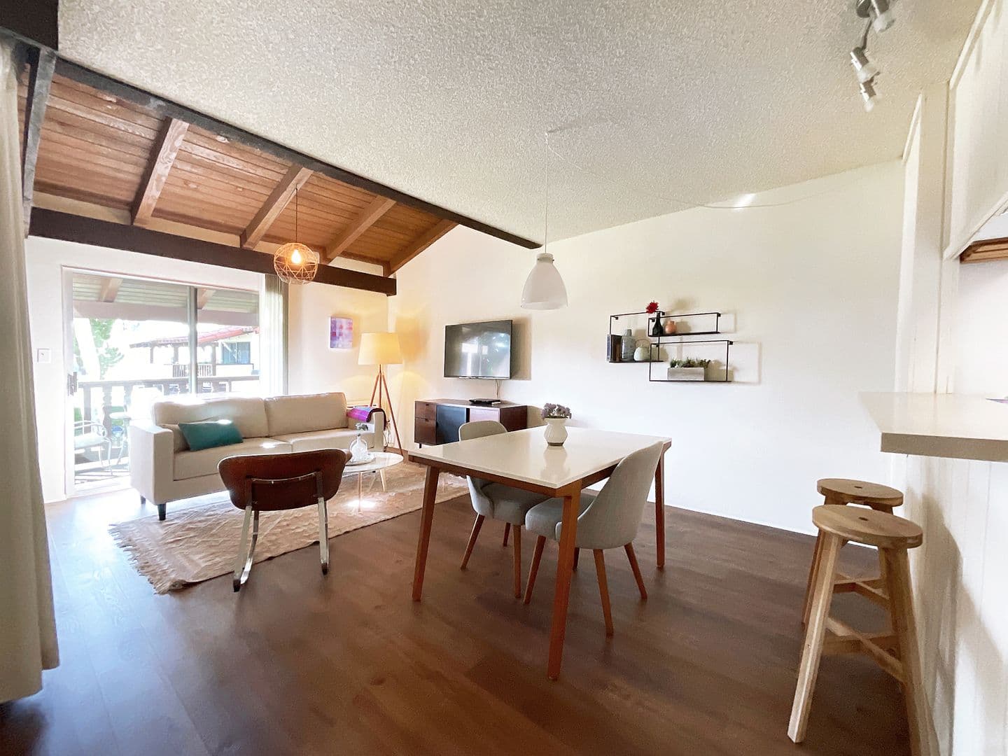 Westminster Apartment: 15130 Brookhurst Street