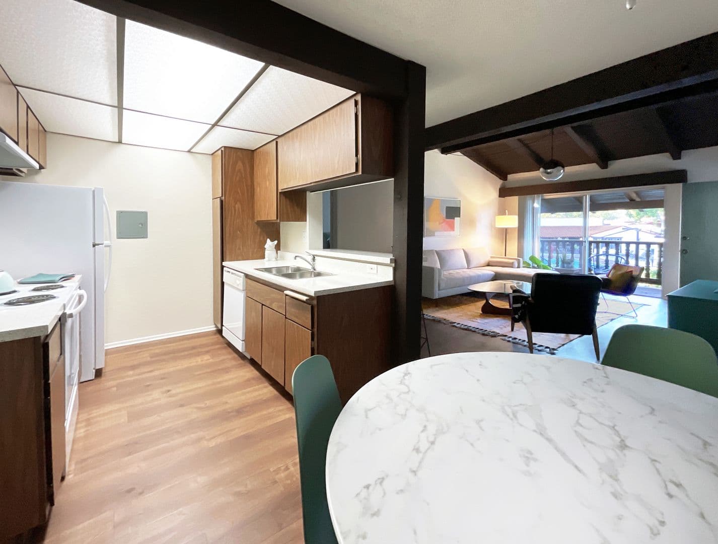 Westminster Apartment: 15130 Brookhurst Street