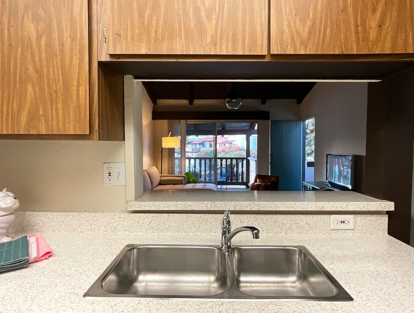Westminster Apartment: 15130 Brookhurst Street
