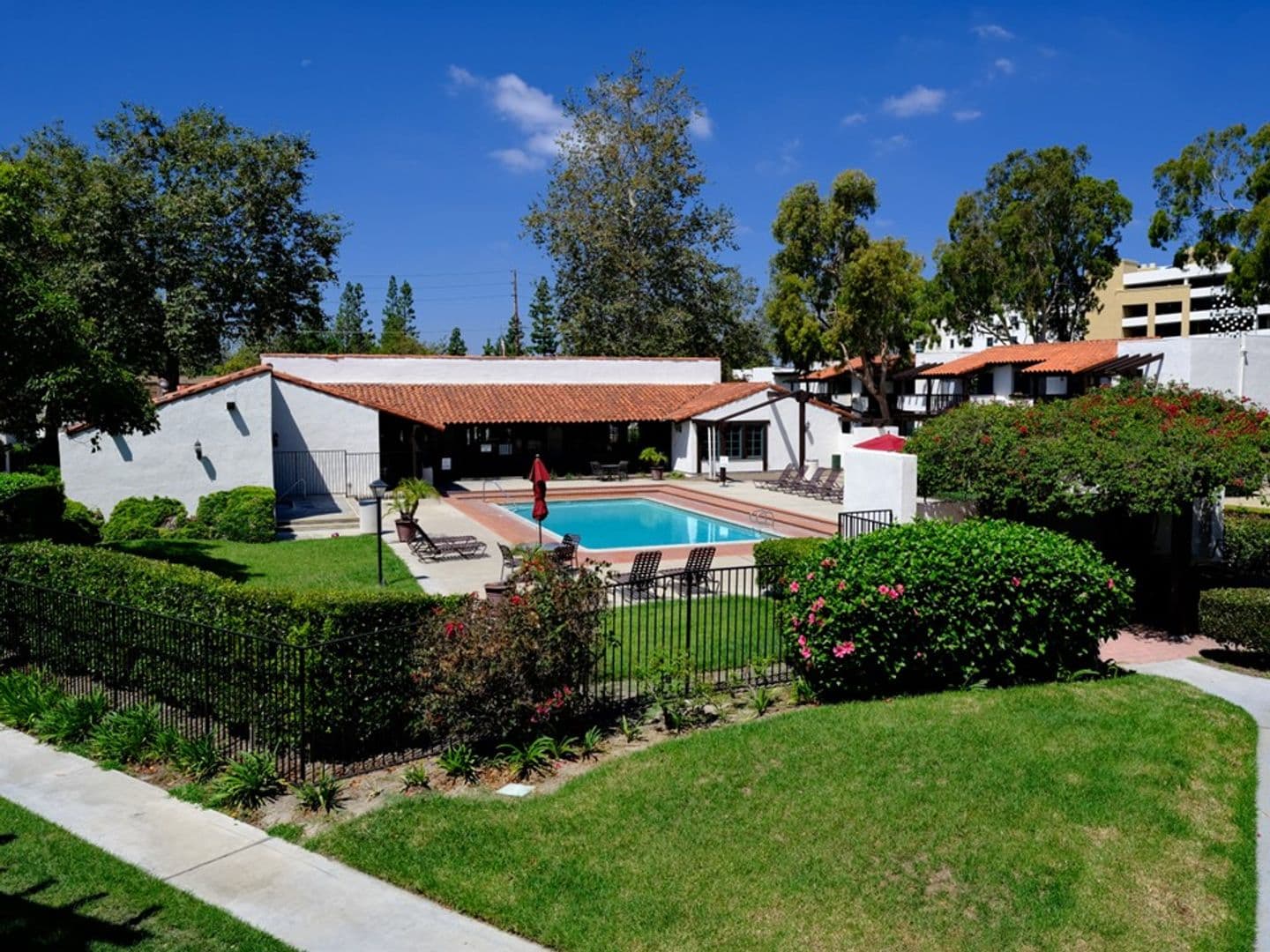 Westminster Apartment: 15130 Brookhurst Street