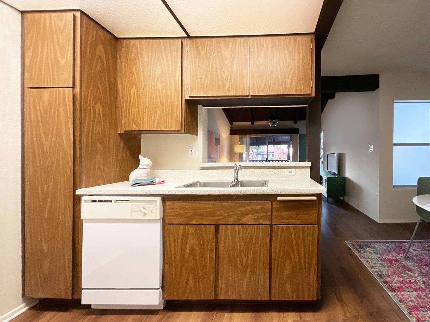 Westminster Apartment: 15130 Brookhurst Street