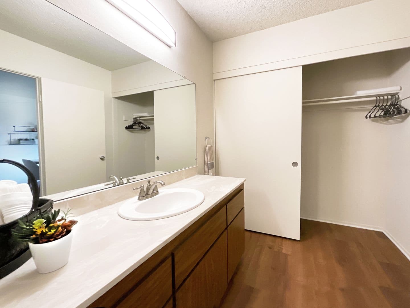 Westminster Apartment: 15130 Brookhurst Street