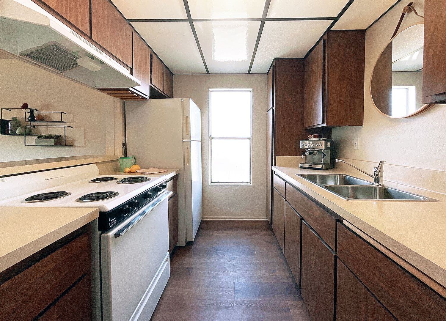 Westminster Apartment: 15130 Brookhurst Street