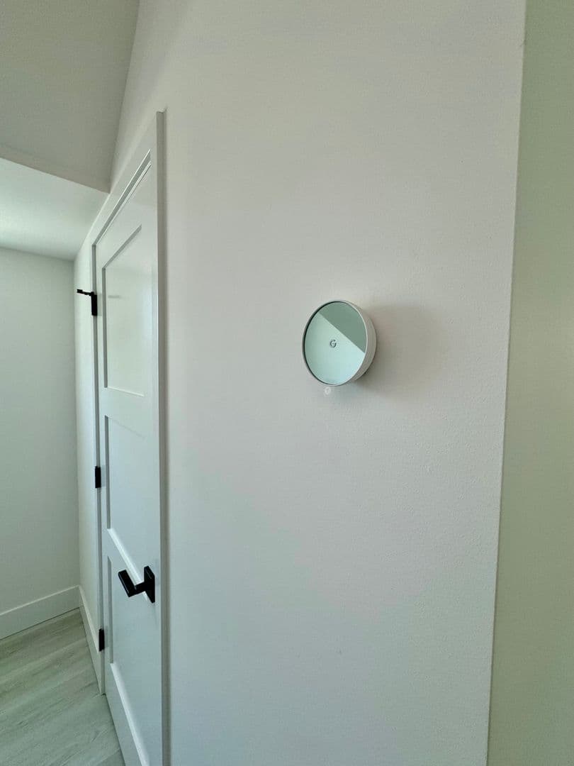 Inglewood Townhome: 419 S Eucalyptus Ave - D