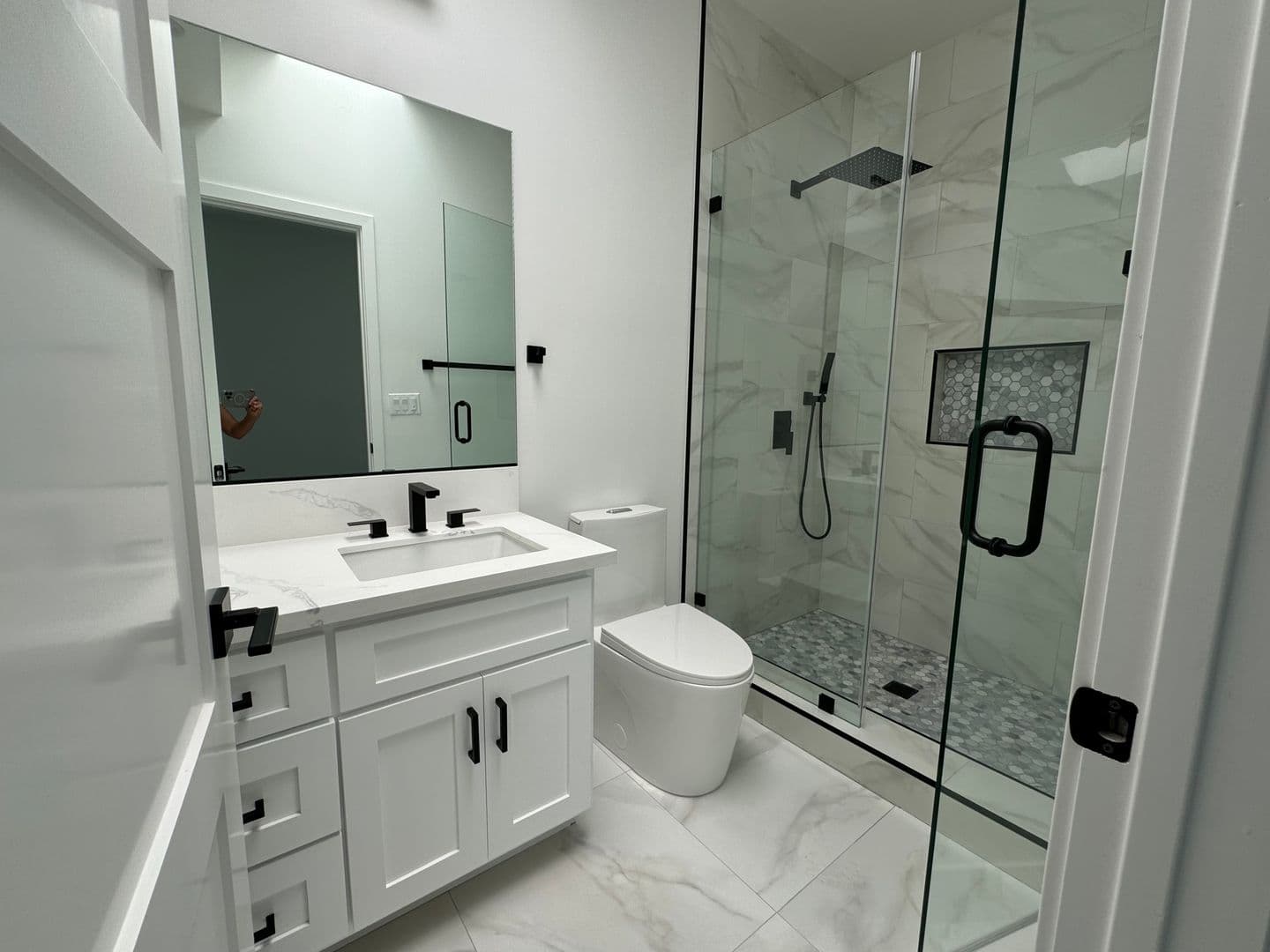 Inglewood Townhome: 419 S Eucalyptus Ave - D