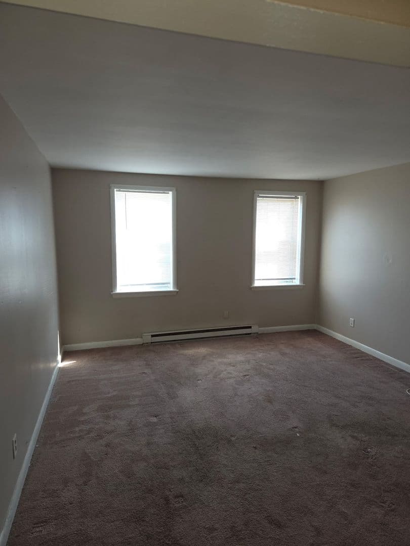 Cohoes Apartment: 3 Olmstead Street