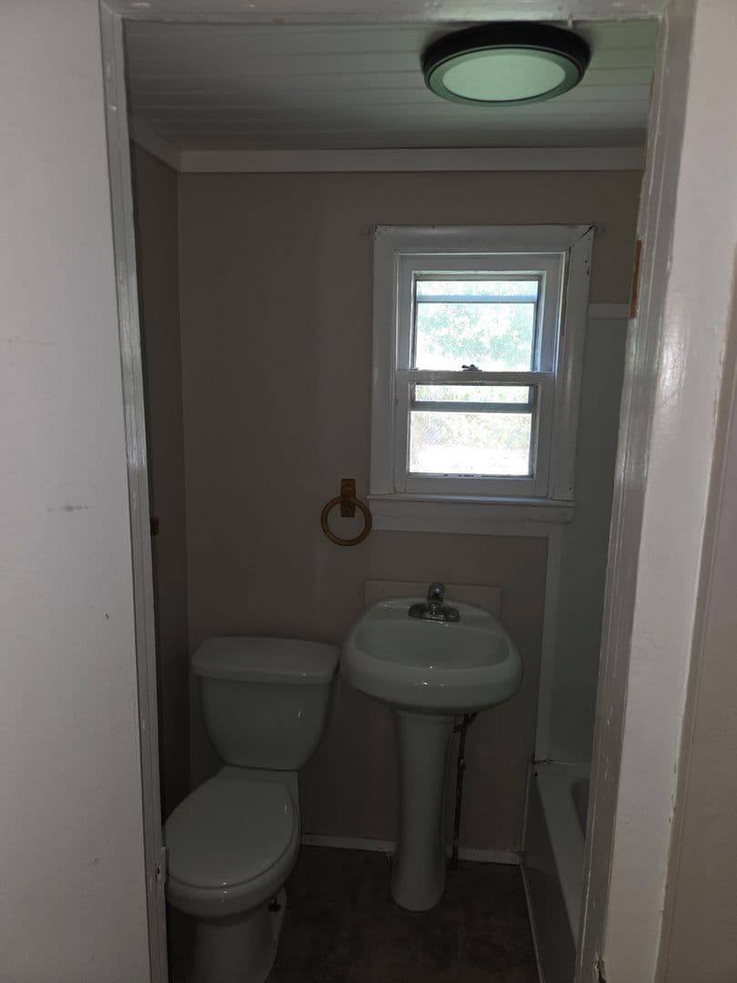 Cohoes Apartment: 3 Olmstead Street