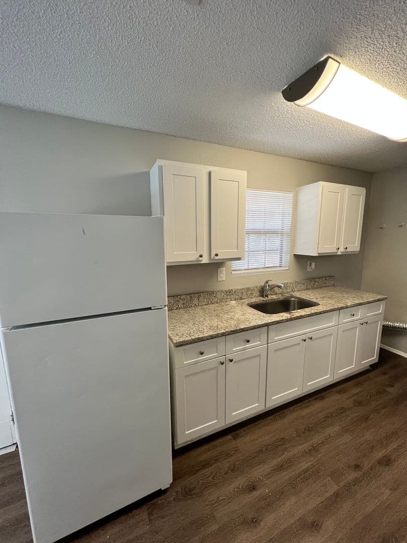 Lutz Apartment: 2010 E 148th Ave