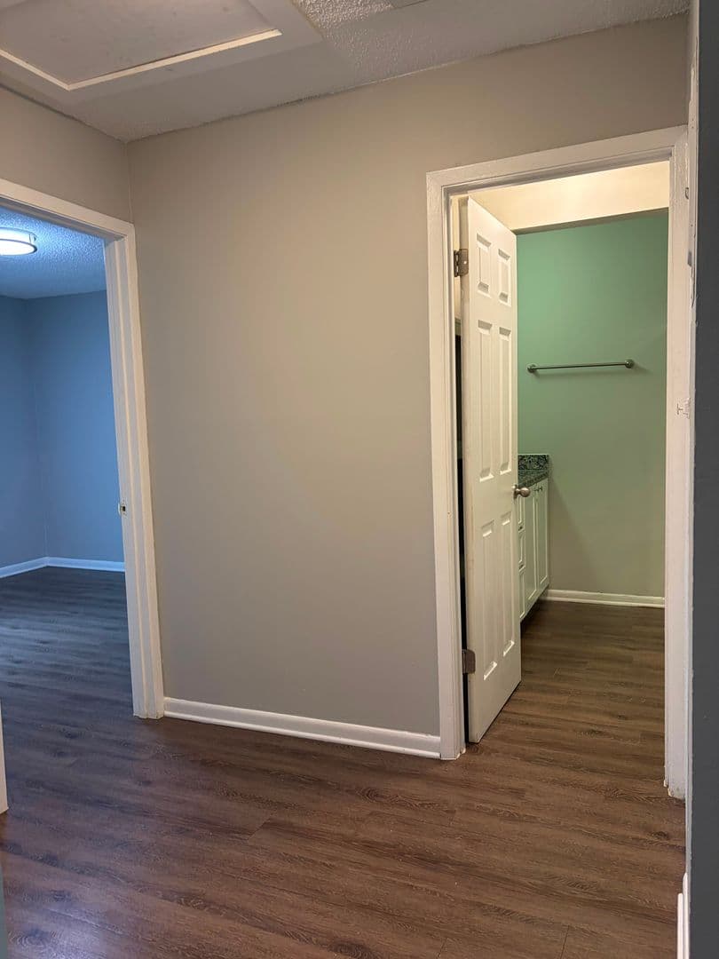 Lutz Apartment: 2010 E 148th Ave