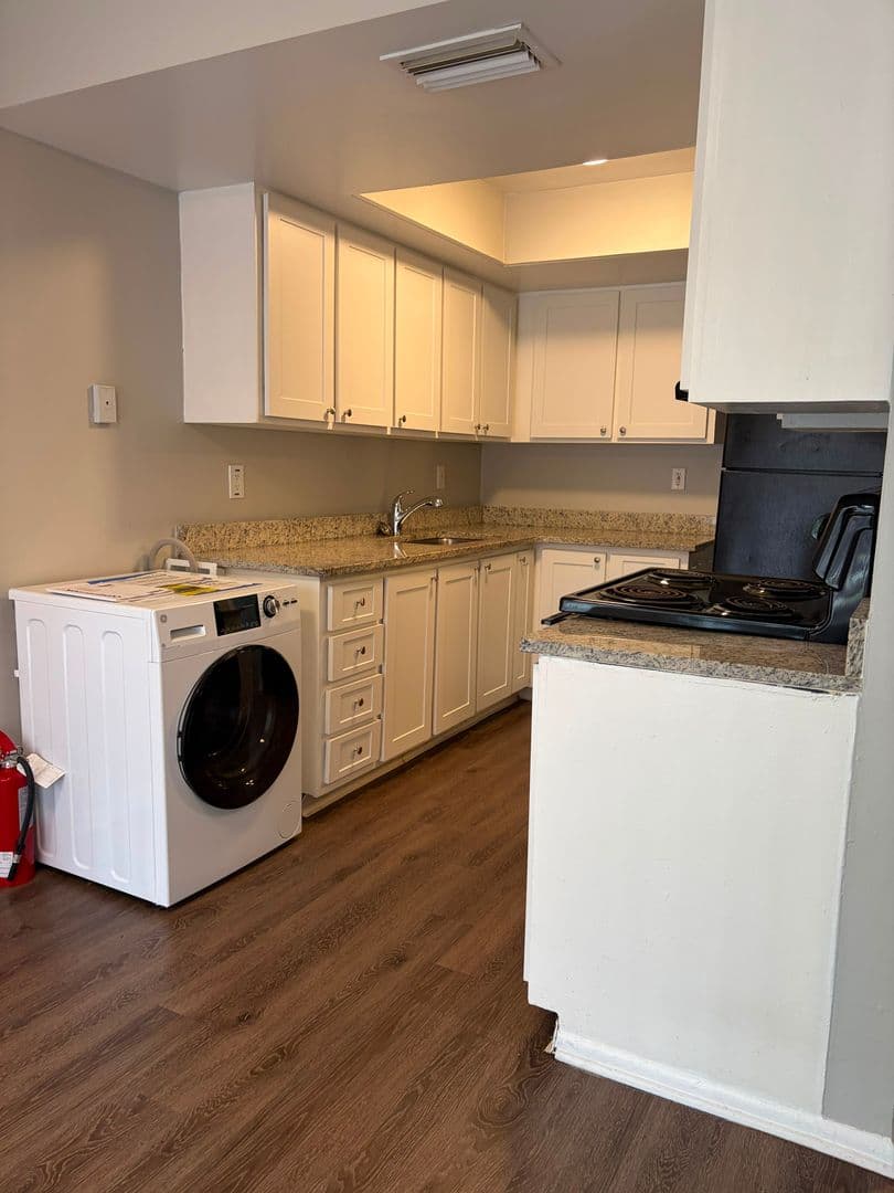 Lutz Apartment: 2010 E 148th Ave