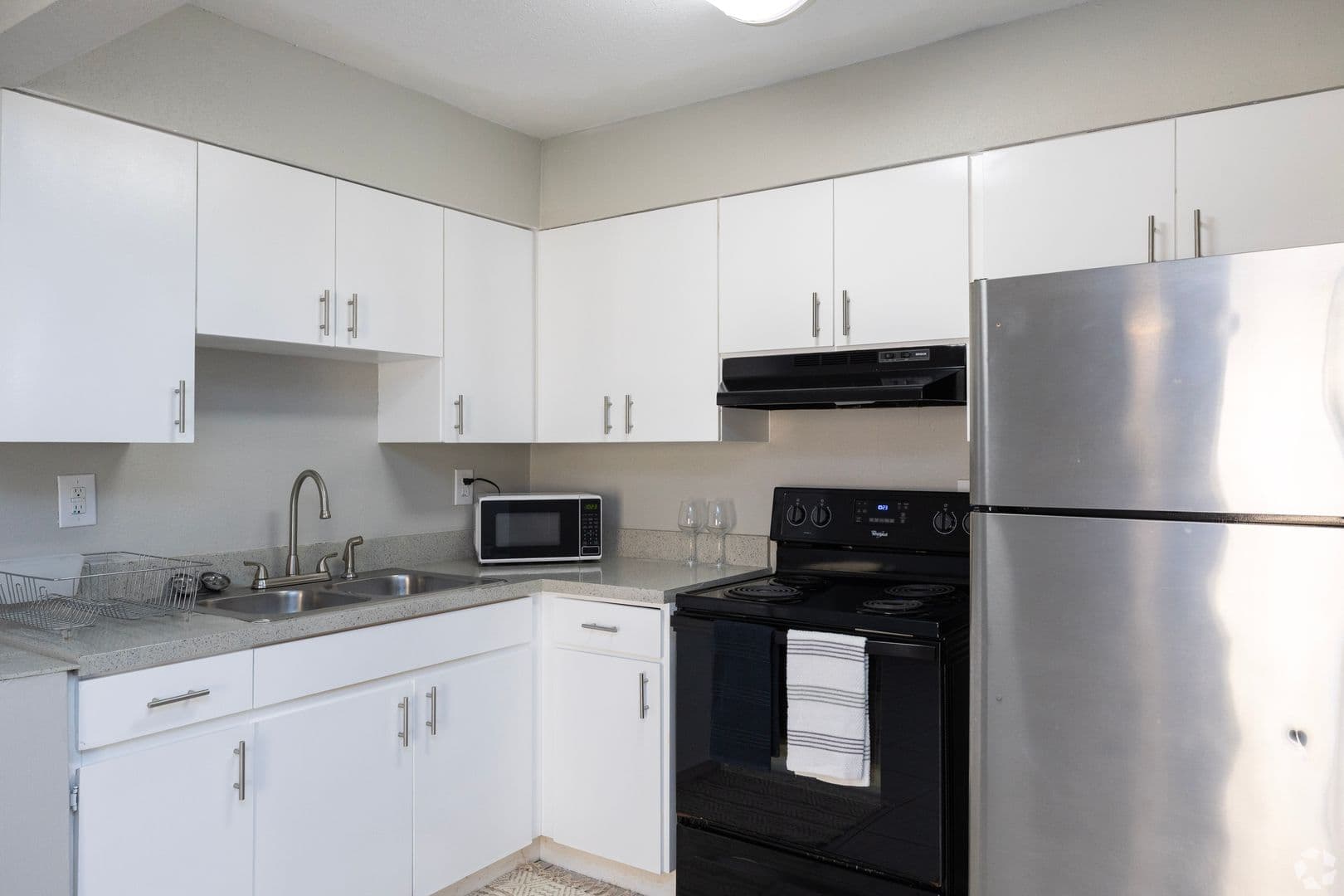 Lutz Apartment: 2010 E 148th Ave