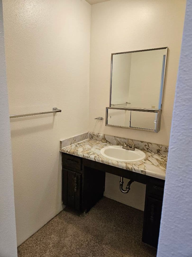 Greeley Apartment: 2215 8th Ave