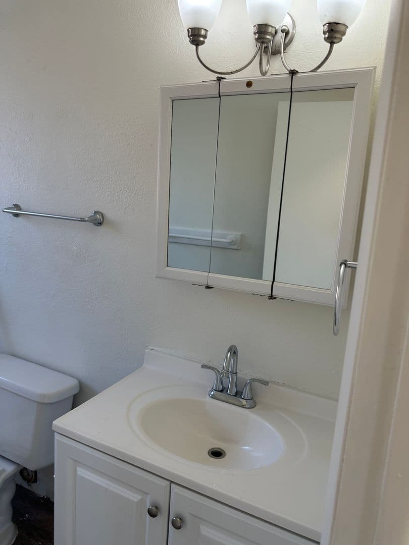Evans Apartment: 3027 Denver Street
