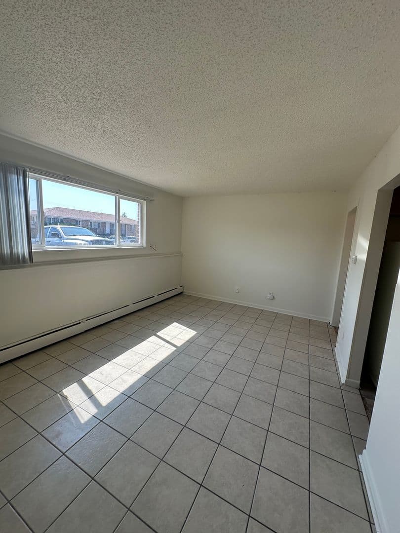 Evans Apartment: 3027 Denver Street