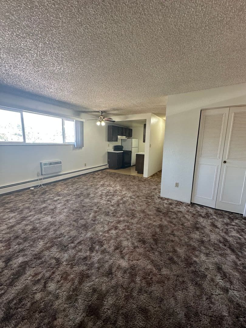 Greeley Apartment: 2215 8th Ave