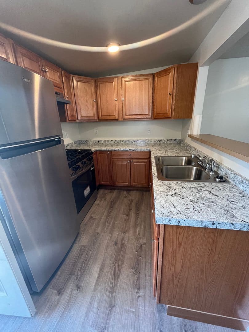 Golden Apartment: 215 Cheyenne St
