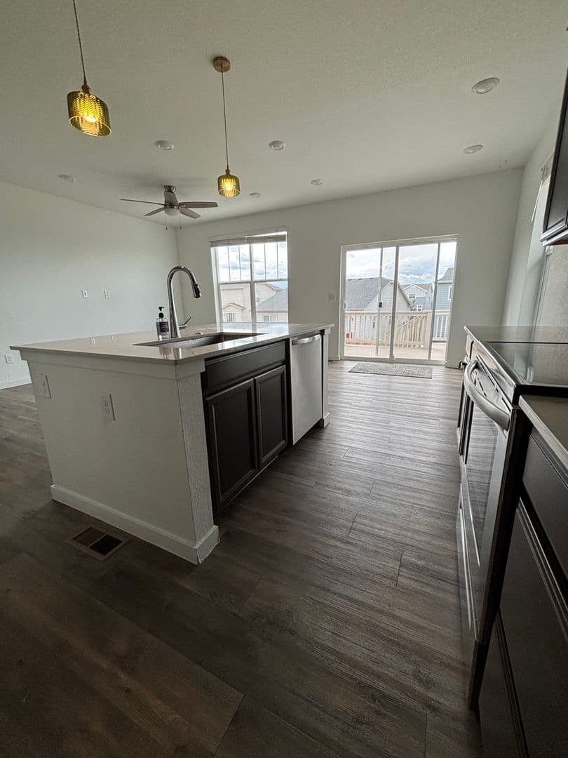 Johnstown House: 892 Crestone St