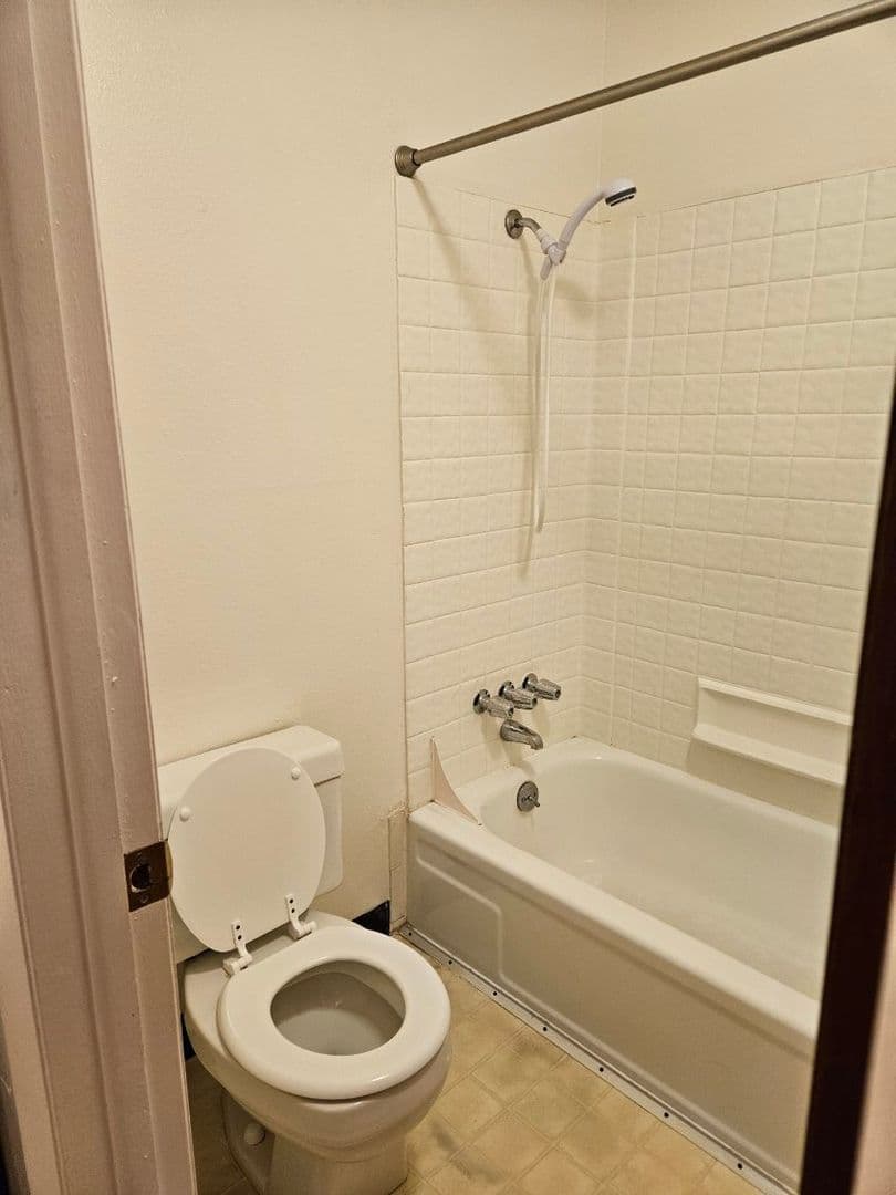 Greeley Apartment: 2215 8th Ave