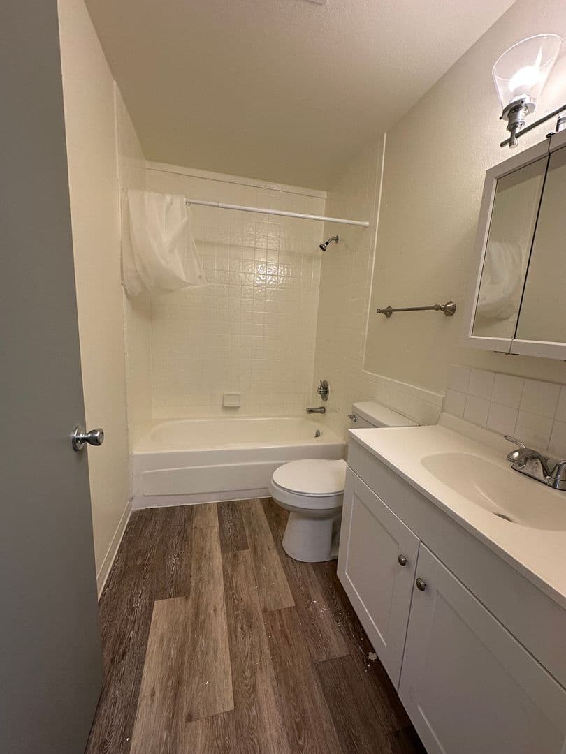Greeley Apartment: 2011 5th Avenue