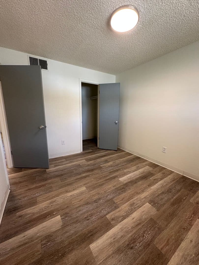 Greeley Apartment: 2011 5th Avenue