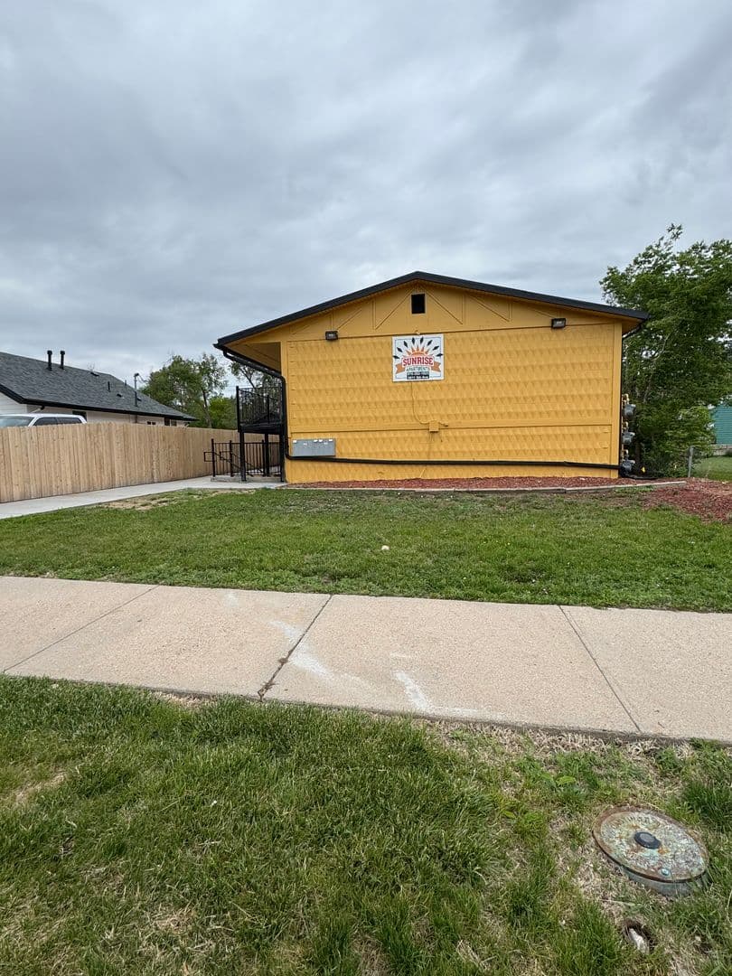 Greeley Apartment: 2011 5th Avenue