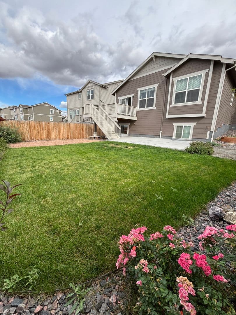 Johnstown House: 892 Crestone St