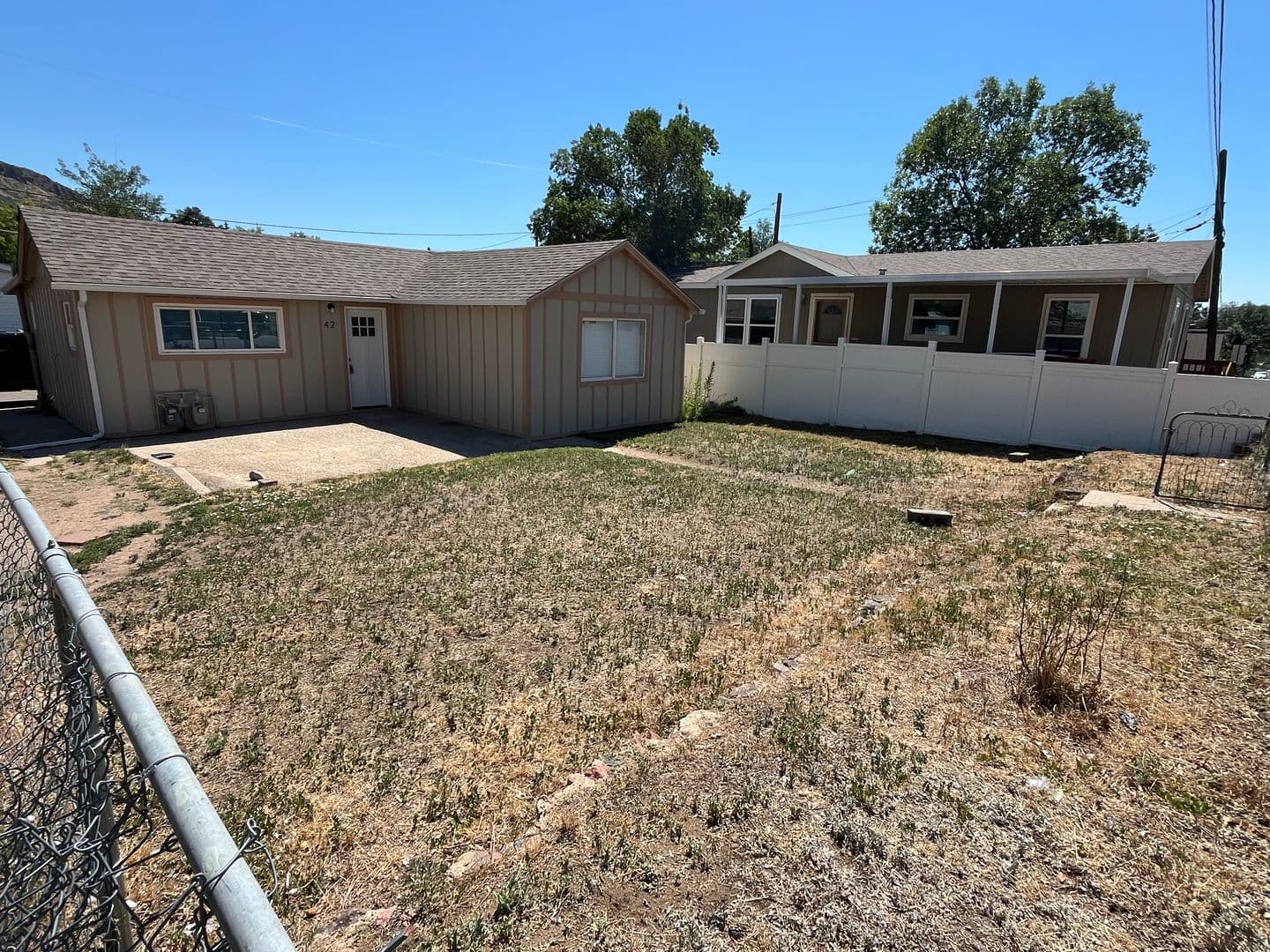 Golden Apartment: 215 Cheyenne St