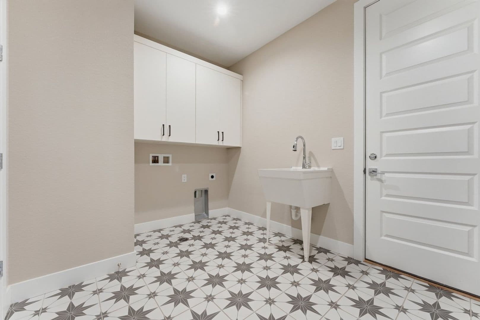 Windsor House: 1768 Barefoot Drive