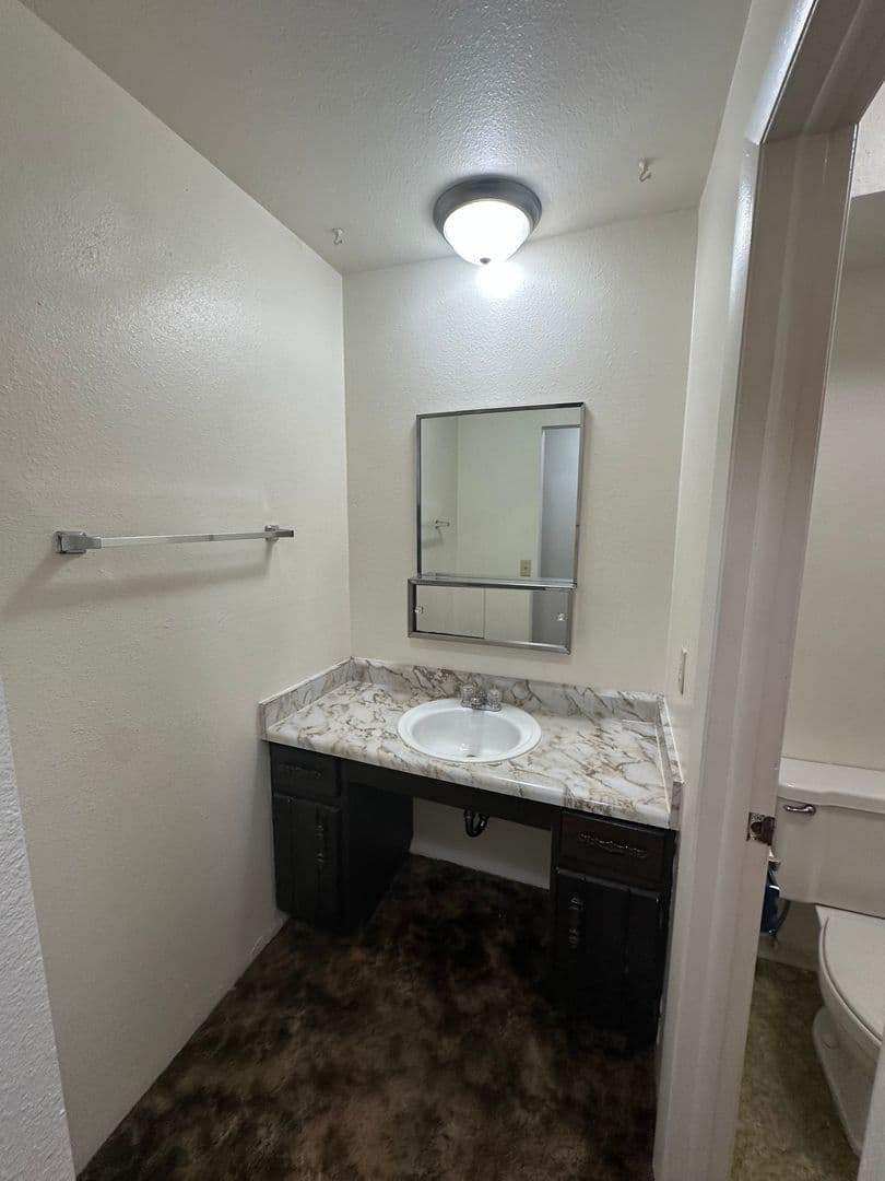 Greeley Apartment: 2215 8th Ave