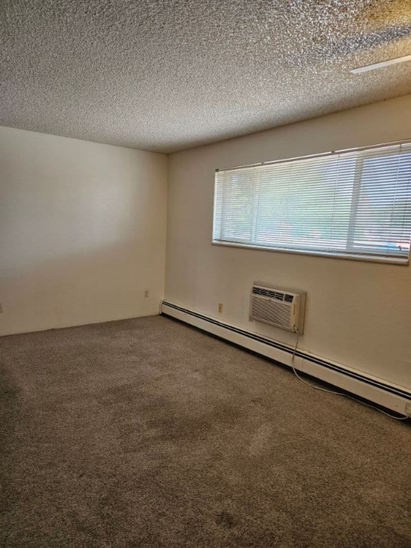 Greeley Apartment: 2215 8th Ave