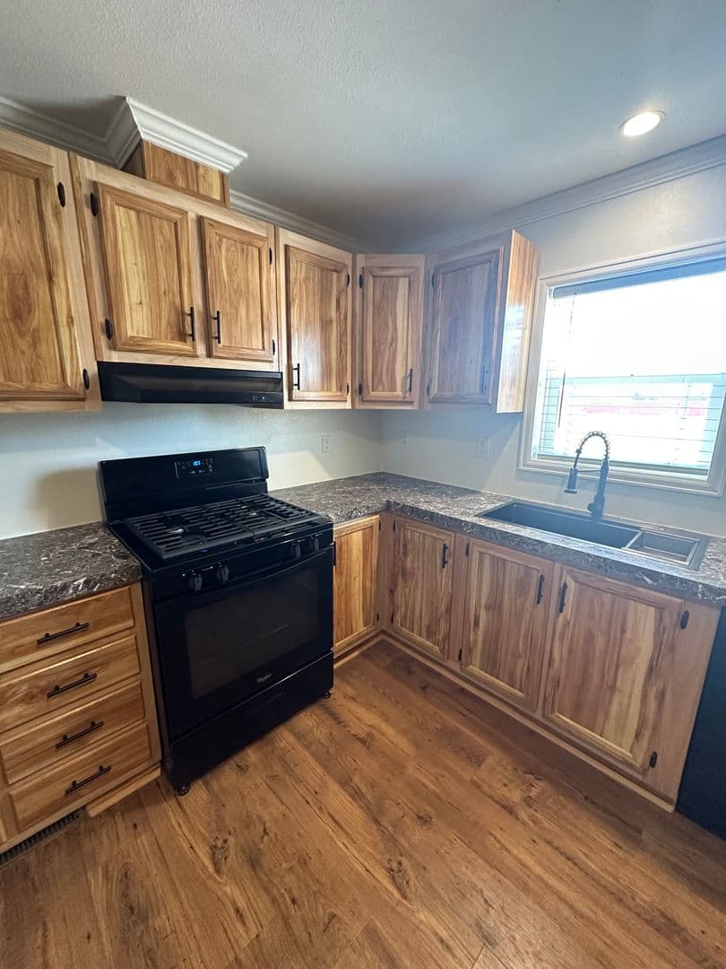 Pierce House: 326 5th St