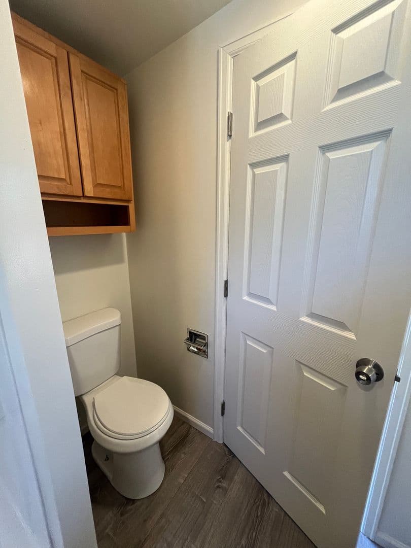 Golden Apartment: 215 Cheyenne St