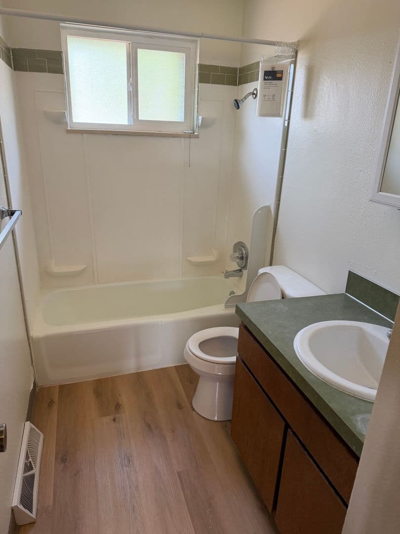 Greeley Apartment: 1138 26th Ave
