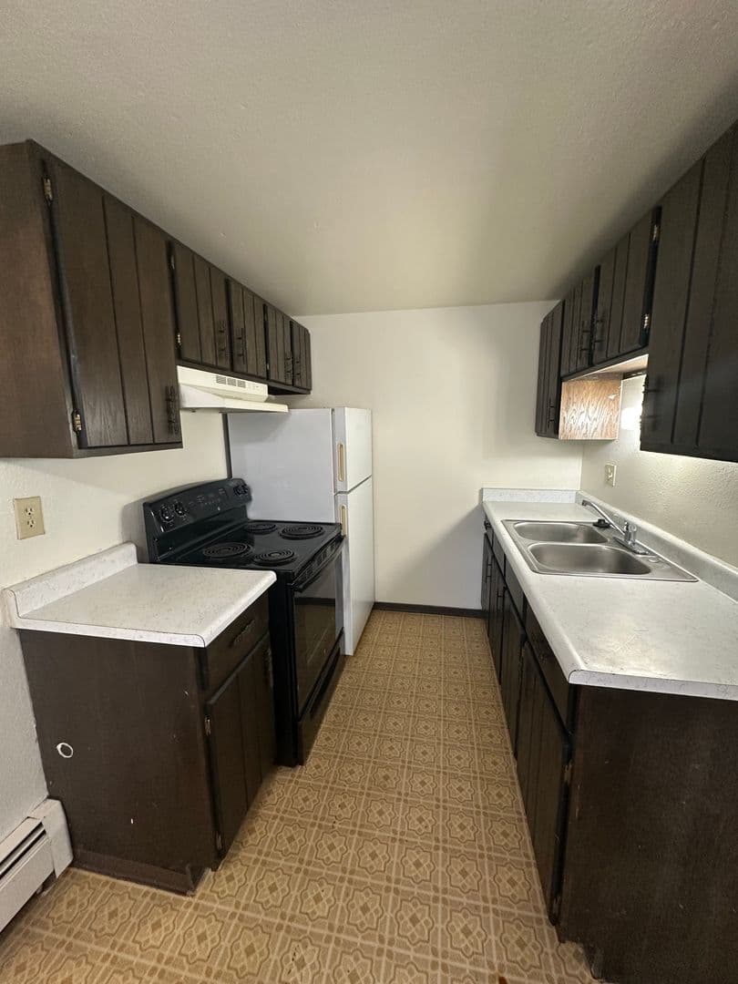 Greeley Apartment: 2215 8th Ave
