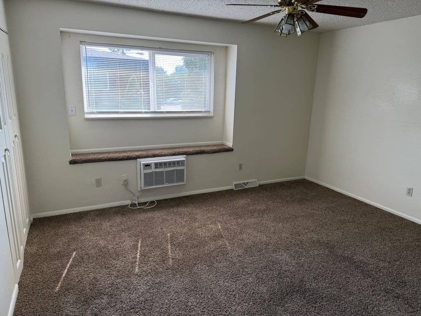 Greeley Apartment: 1138 26th Ave