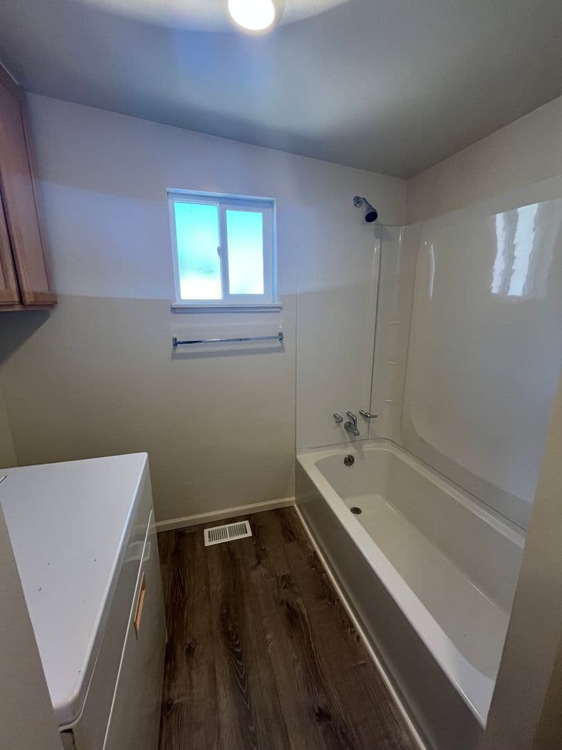 Golden Apartment: 215 Cheyenne St