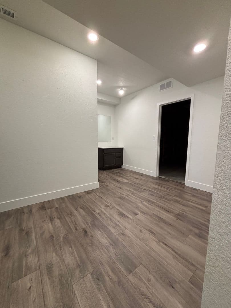 Johnstown House: 892 Crestone St
