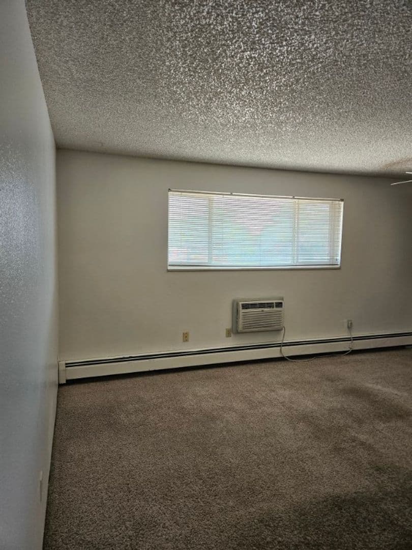 Greeley Apartment: 2215 8th Ave