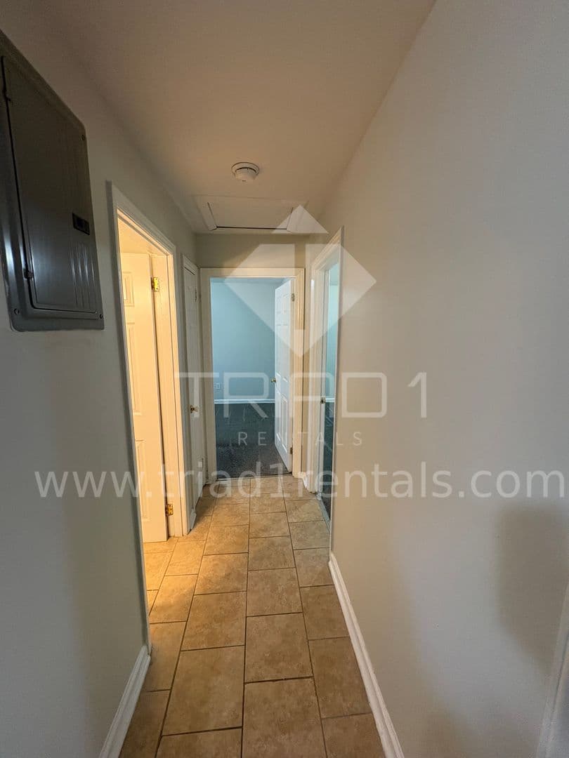 Greensboro Apartment: 803 Oak St.