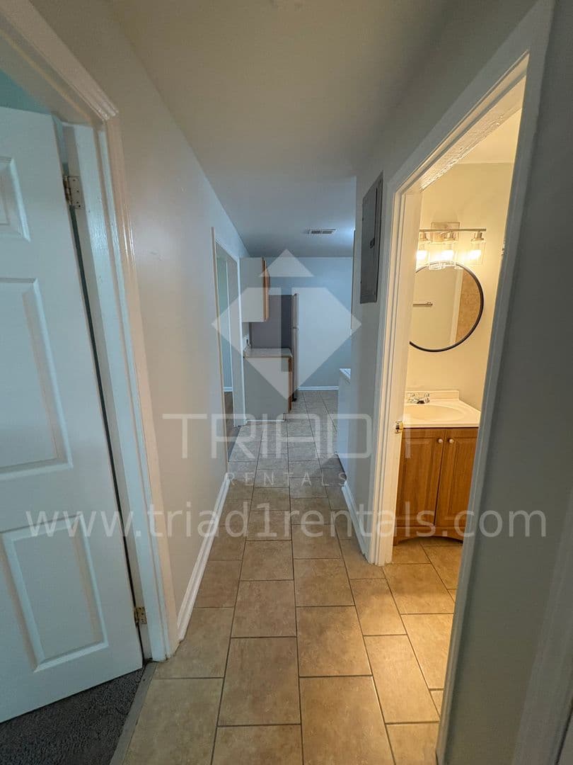 Greensboro Apartment: 803 Oak St.