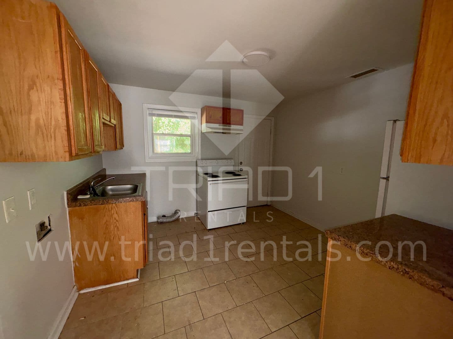 Greensboro Apartment: 803 Oak St.