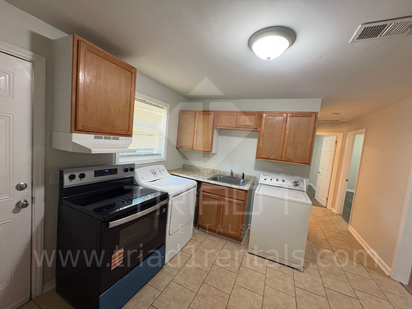Greensboro Apartment: 803 Oak St.