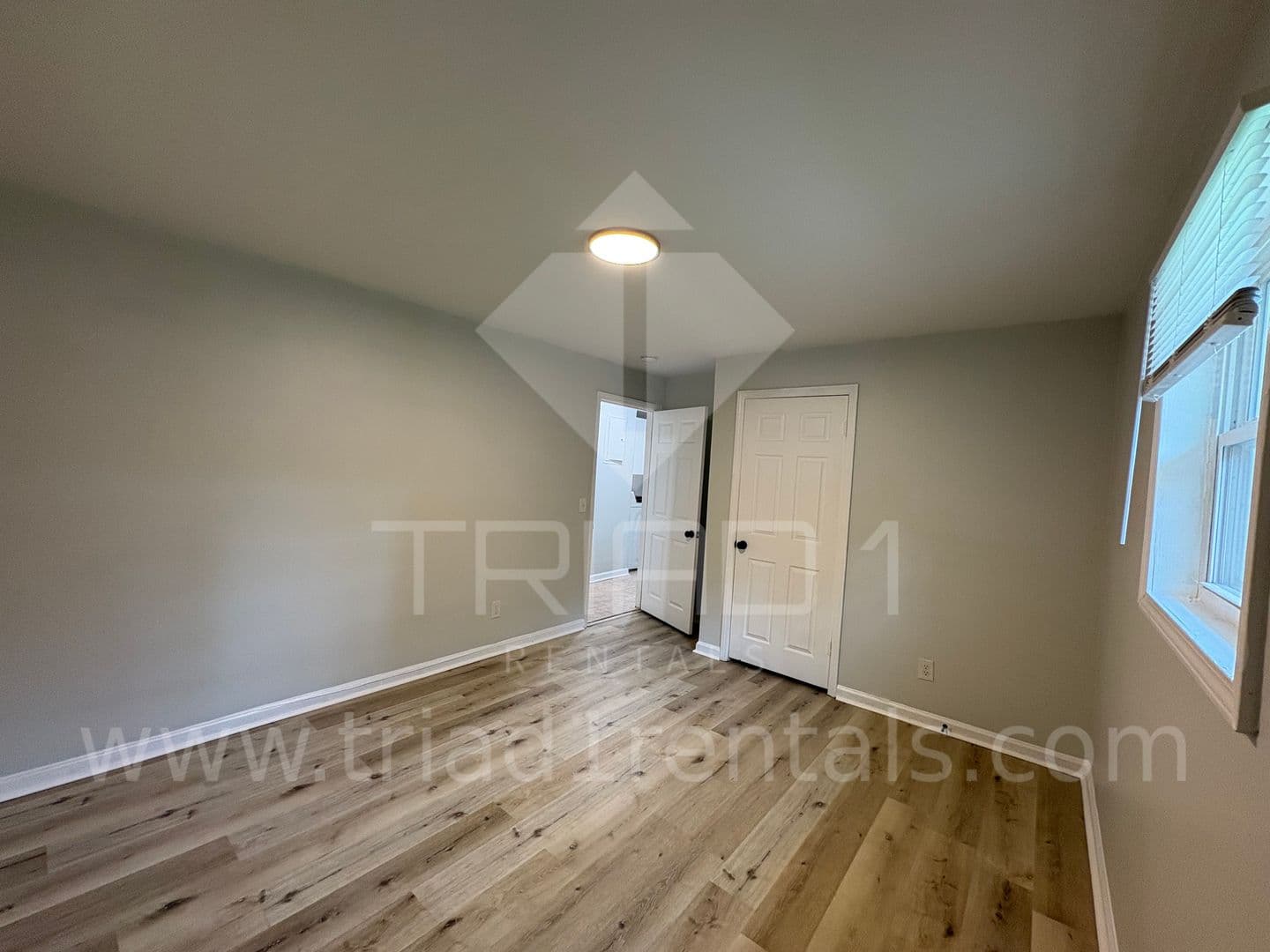 Greensboro Apartment: 803 Oak St.