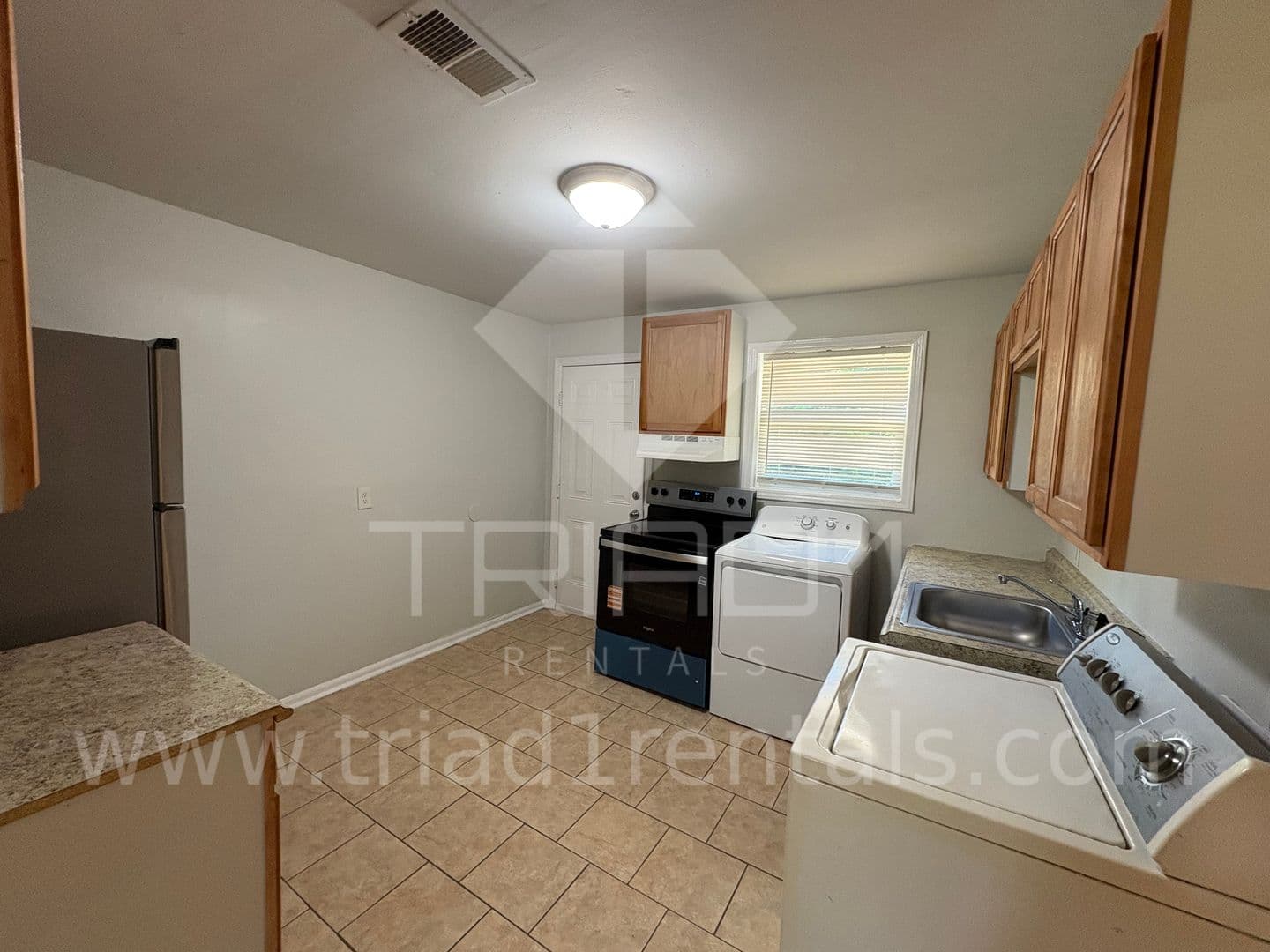 Greensboro Apartment: 803 Oak St.