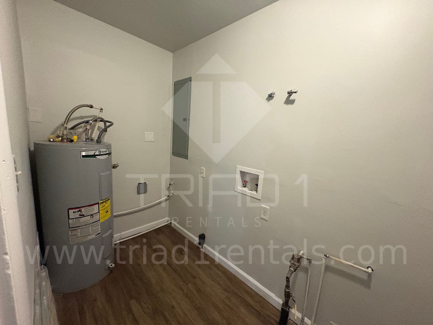 Greensboro Apartment: 3600 Mosby Dr.
