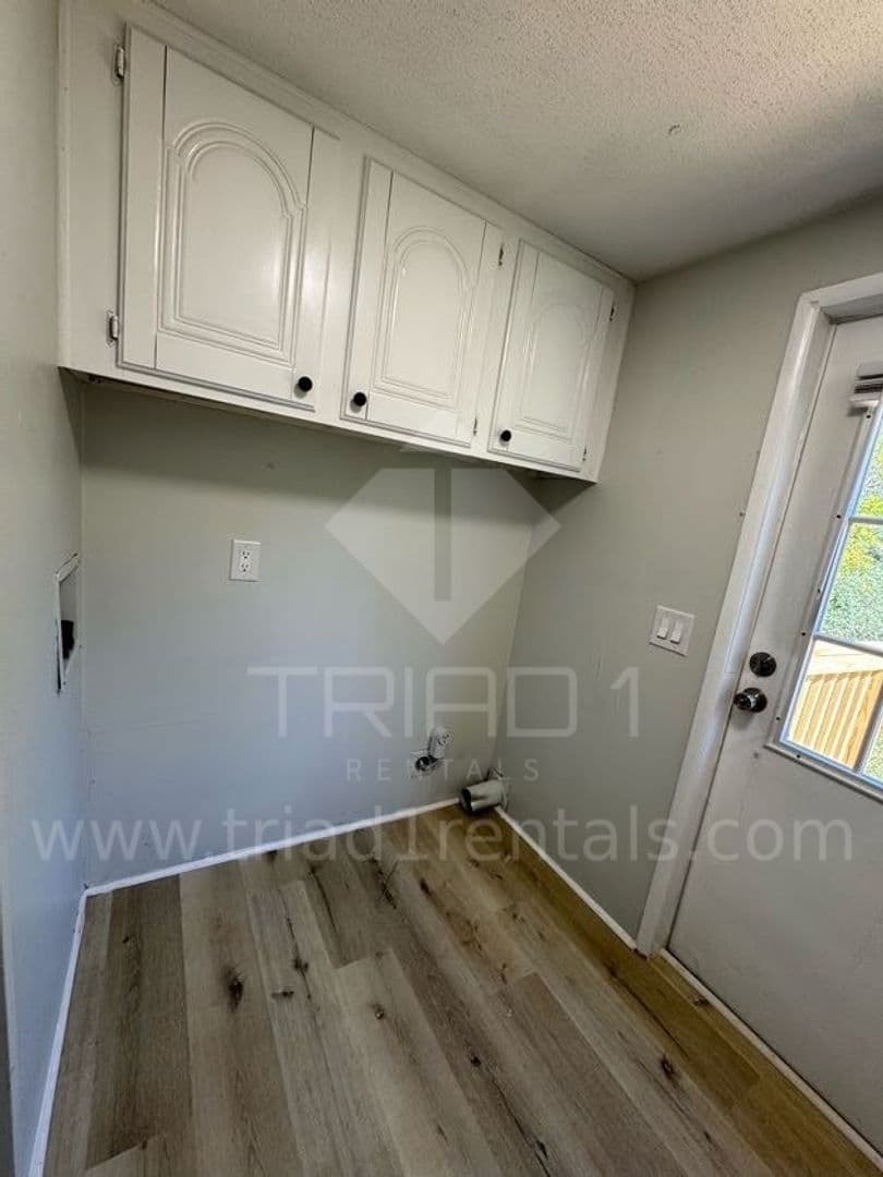 Ramseur House: 3757 Deep River Church Rd