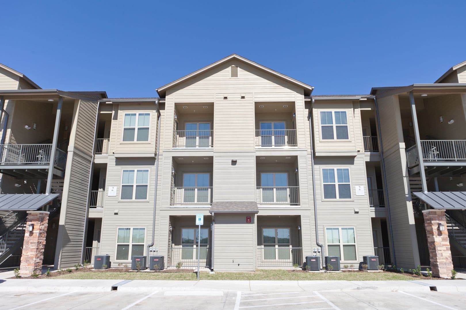 Weslaco Apartment: 3600 N Westgate Dr