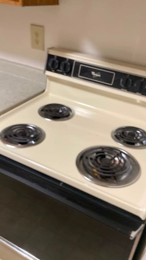 Milwaukee Apartment: 8183 N 107th St.