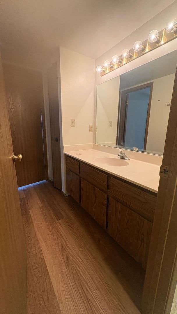 Milwaukee Apartment: 8183 N 107th St.