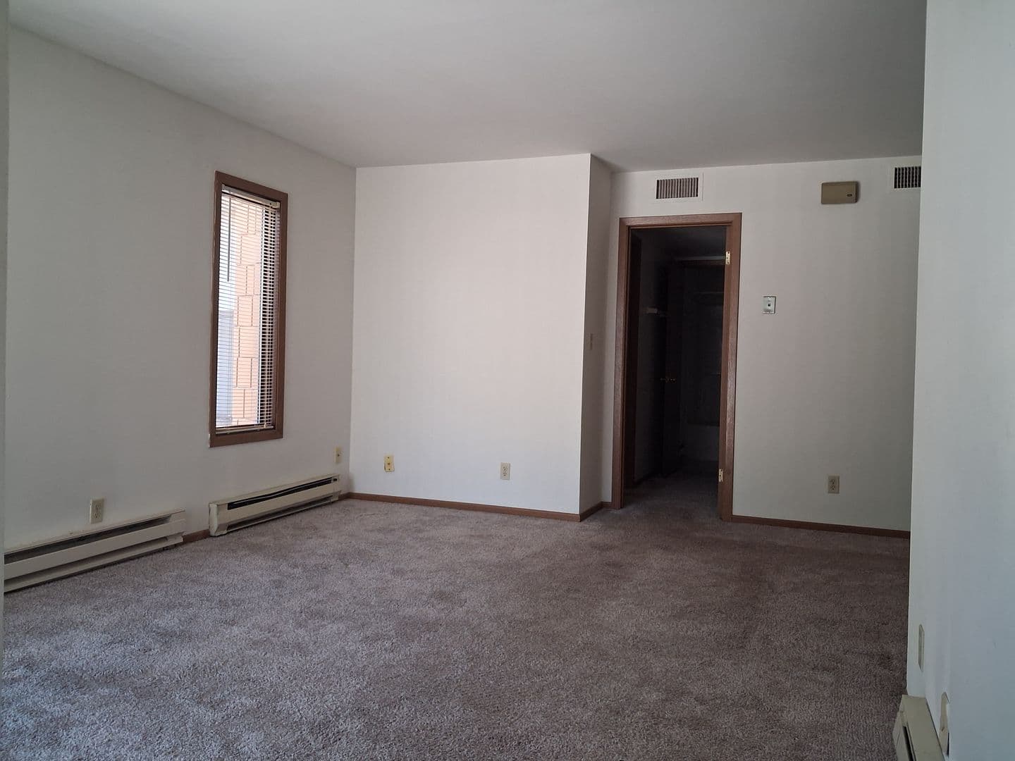 Milwaukee Apartment: 8183 N 107th St.